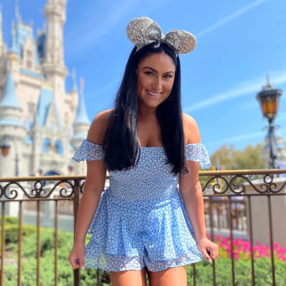 Altar'd State Pants - Blue Flowy Romper!!! SO comfortable size Medium